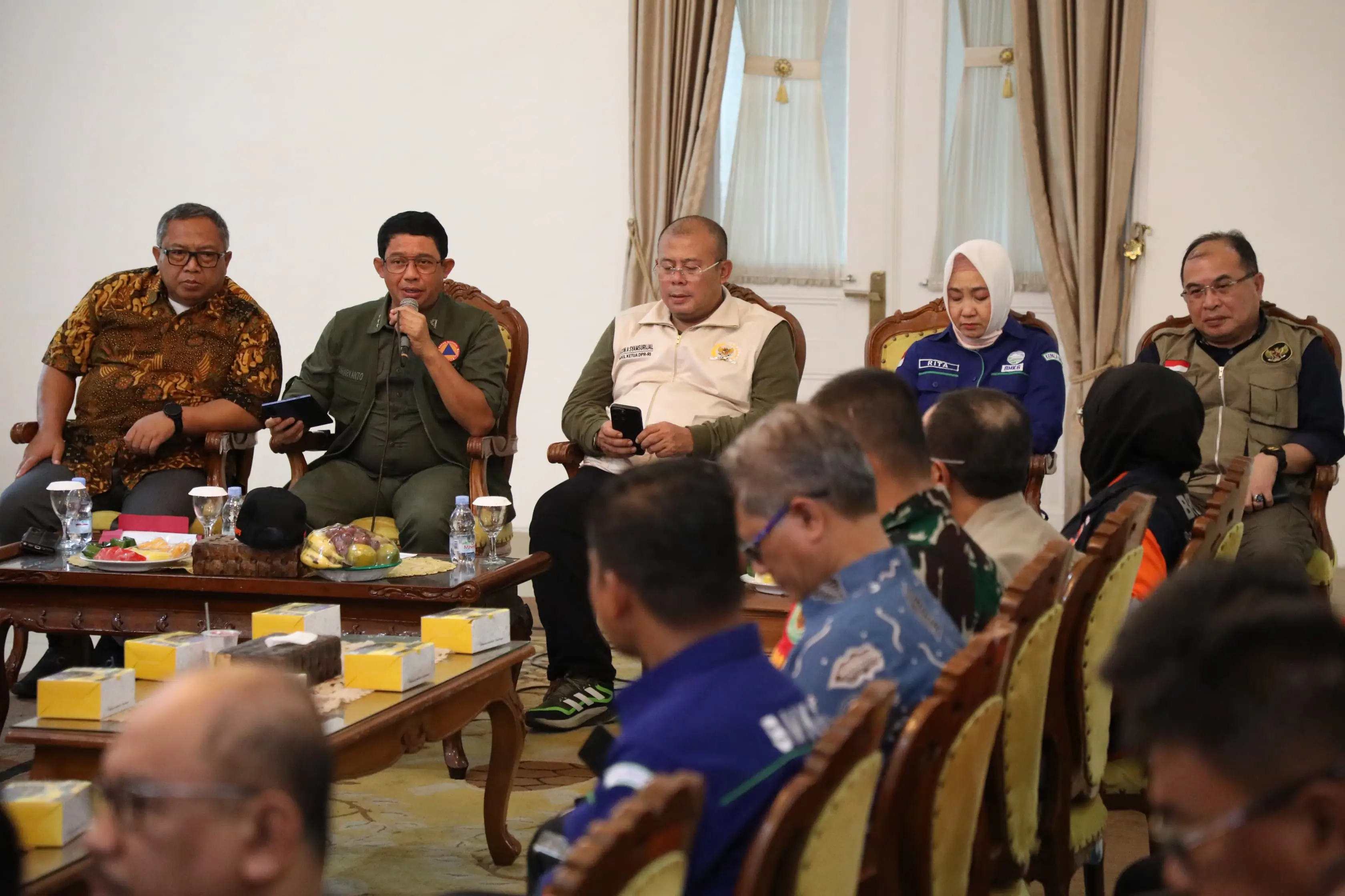 Pimpin Rakor Penanganan Bencana Sukabumi : Kepala BNPB Serukan Aktivasi Posko Tanggap Darurat